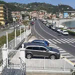 Апартаменты Con Vista Mozzafiato Direttamente Sul Mare Ноли