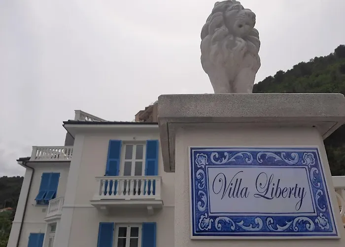 Con Vista Mozzafiato Direttamente Sul Mare Apartamento Noli