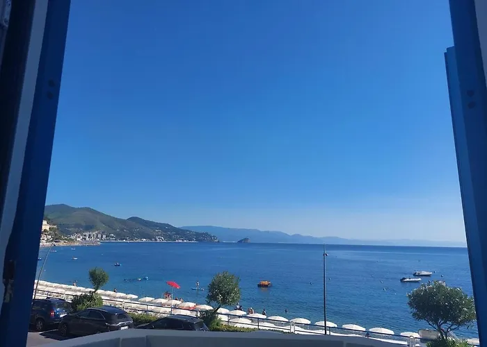 Con Vista Mozzafiato Direttamente Sul Mare Apartamento